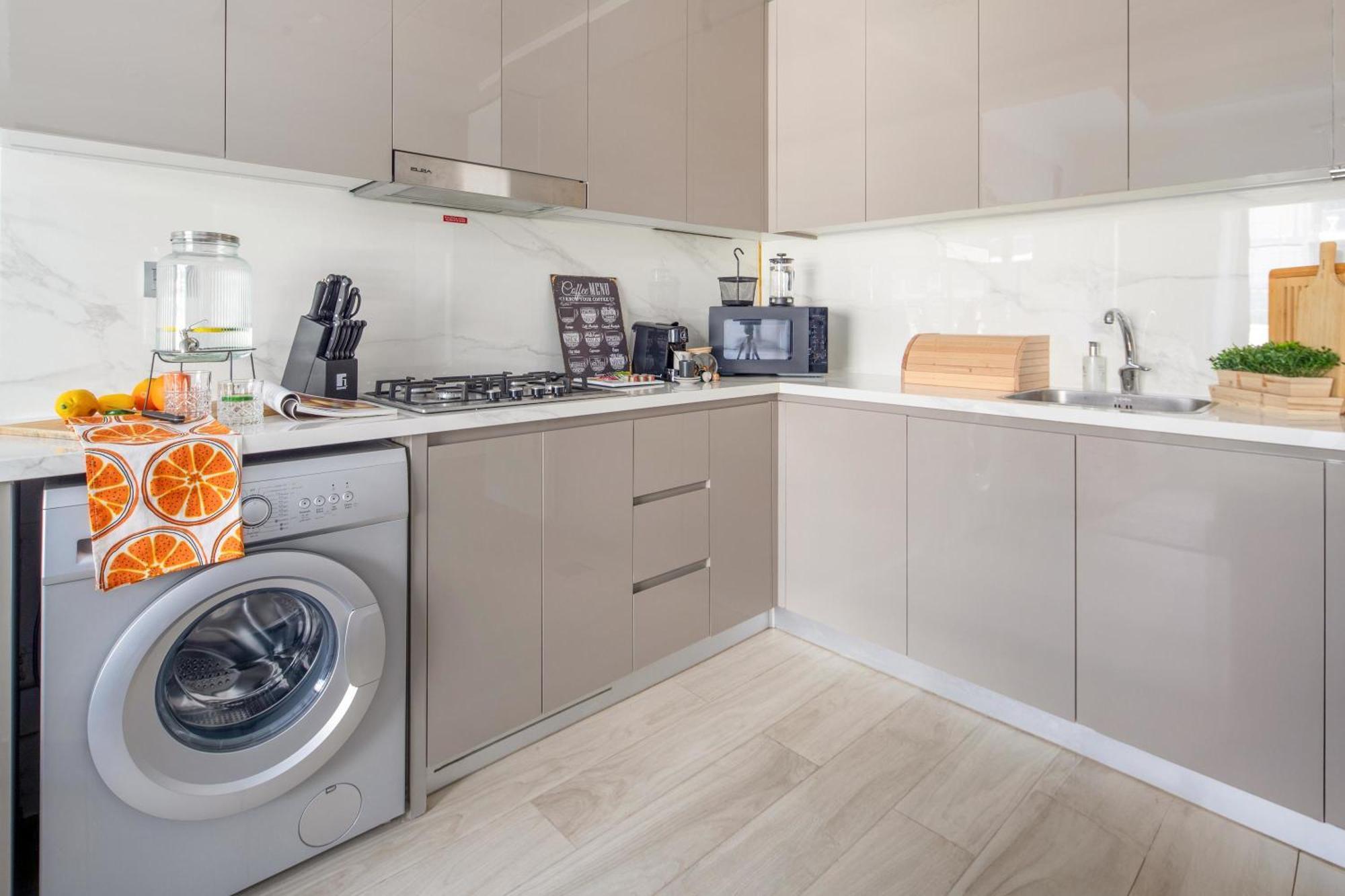 Apartment Frank Porter - Azizi Riviera 13